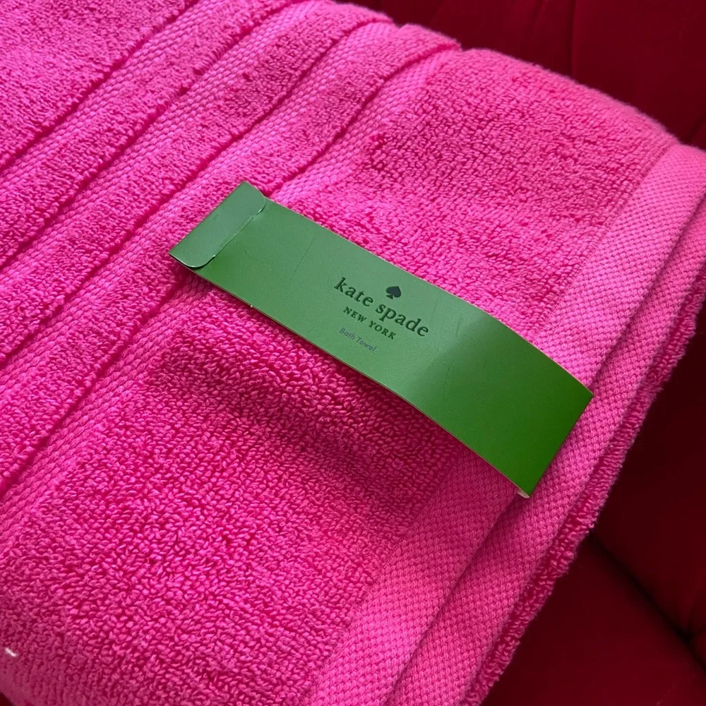 kate spade Hot Pink 1 PC Bath Towel NWT